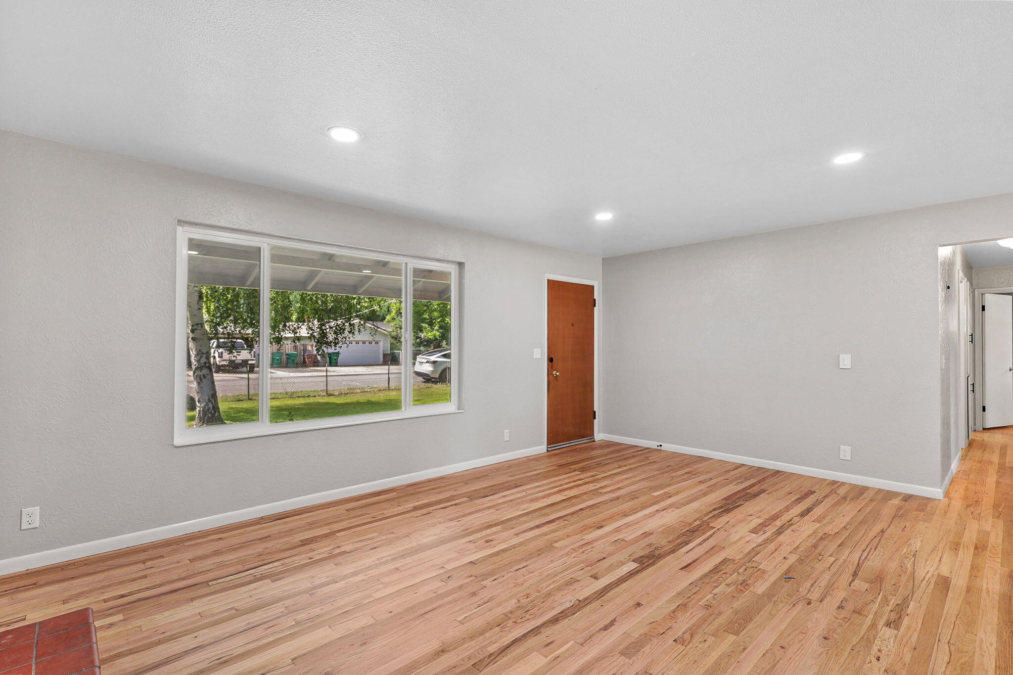 3071 Marmac Road Anderson, CA 96007 - Photo 5 of 28 Living Room