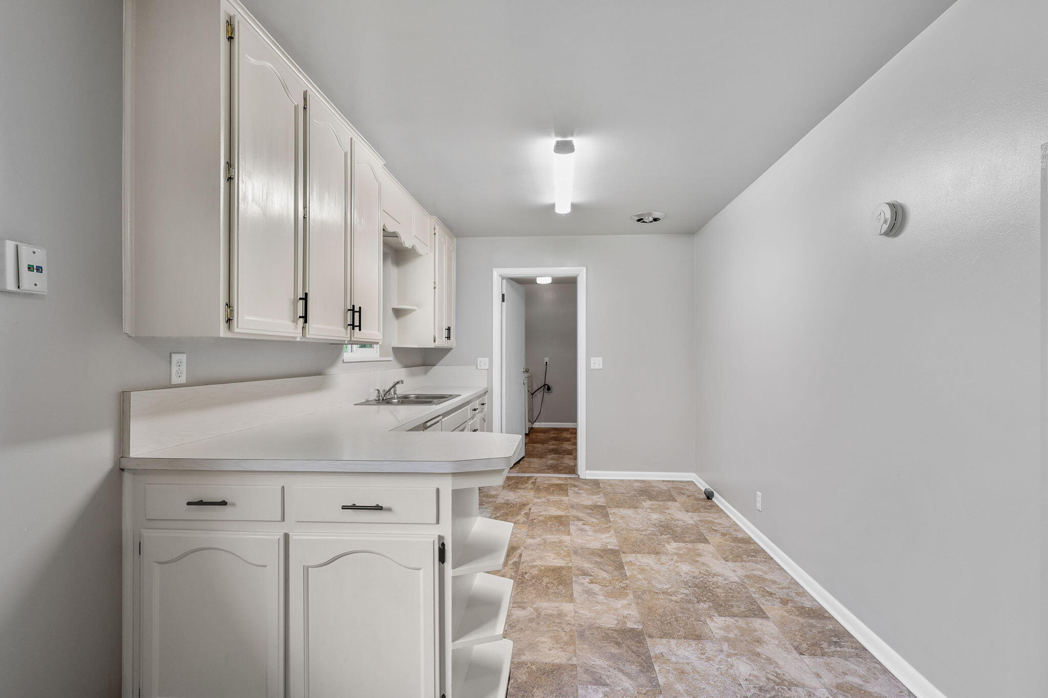 3071 Marmac Road Anderson, CA 96007 - Photo 9 of 28 Kitchen
