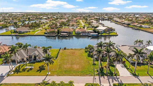 $650,000 | 2810 Southwest 30th Street, Cape Coral, FL 33914