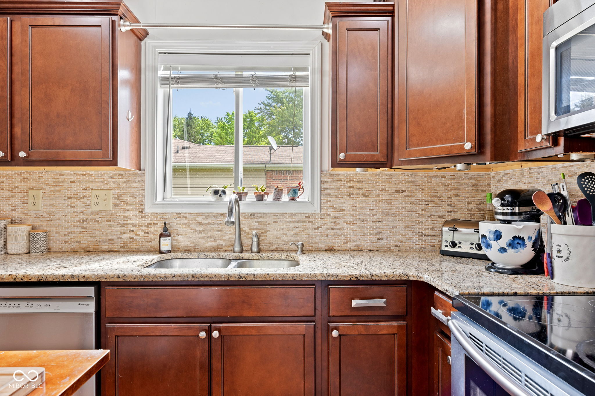 7814 Hampton Place Fishers, IN 46038 - Photo 15 of 38