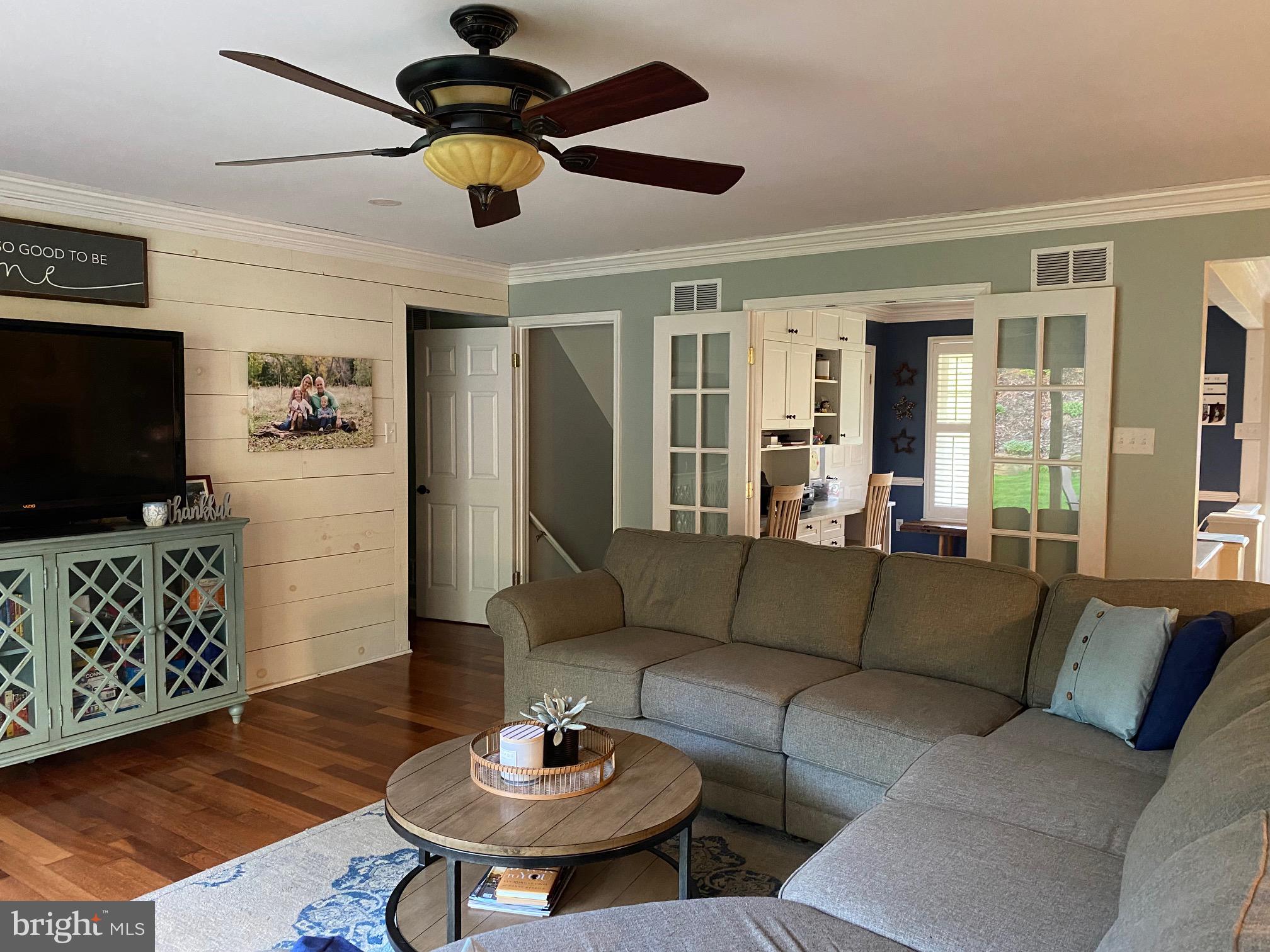 2601 Manchester Road Westminster, MD 21157 - Photo 7 of 22 Living Room