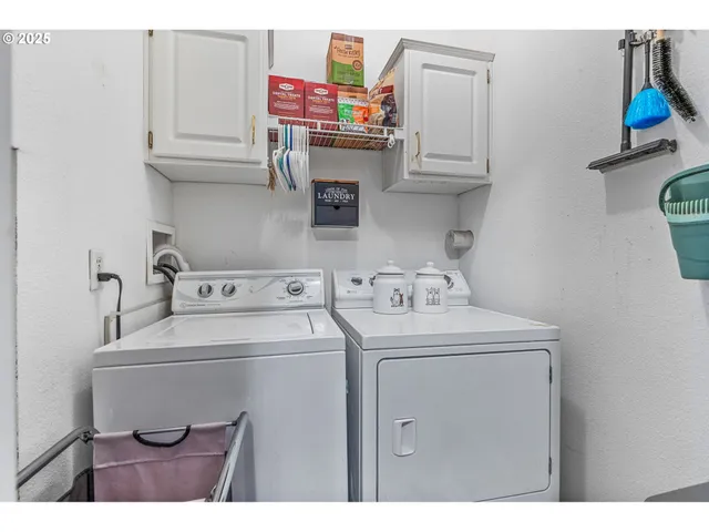 $375,000 | 620 North Bay Street, Waldport, OR 97394