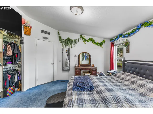 $375,000 | 620 North Bay Street, Waldport, OR 97394