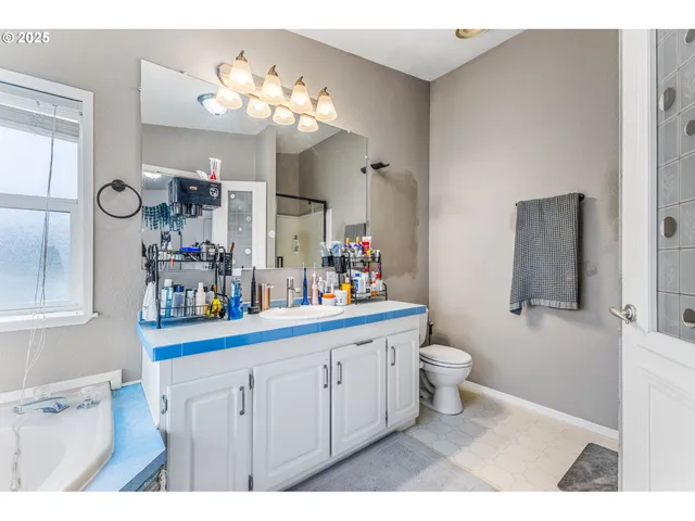 $375,000 | 620 North Bay Street, Waldport, OR 97394