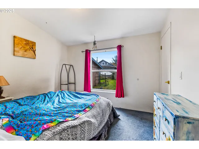 $375,000 | 620 North Bay Street, Waldport, OR 97394