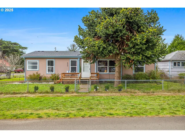 $375,000 | 620 North Bay Street, Waldport, OR 97394