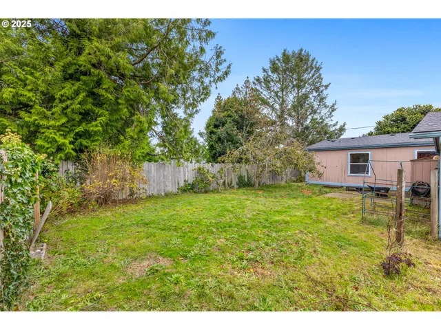 $375,000 | 620 North Bay Street, Waldport, OR 97394
