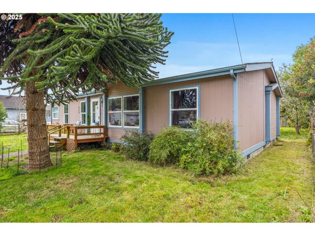 $375,000 | 620 North Bay Street, Waldport, OR 97394