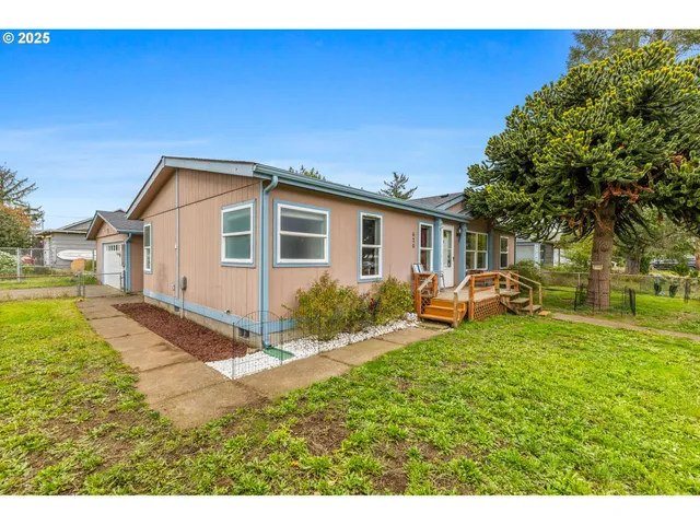 $375,000 | 620 North Bay Street, Waldport, OR 97394