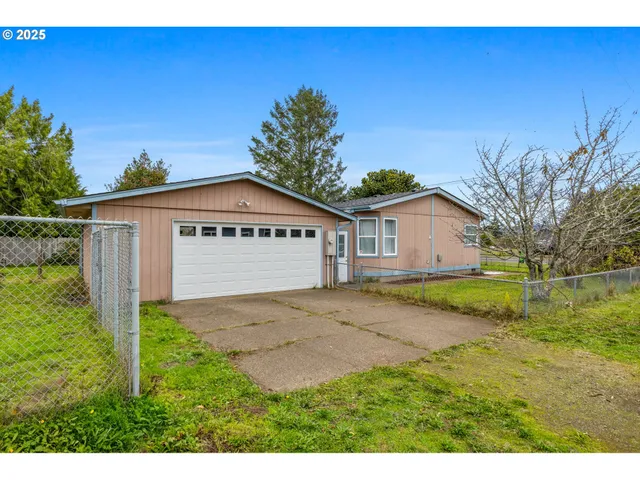 $375,000 | 620 North Bay Street, Waldport, OR 97394