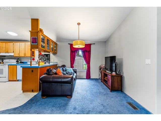 $375,000 | 620 North Bay Street, Waldport, OR 97394