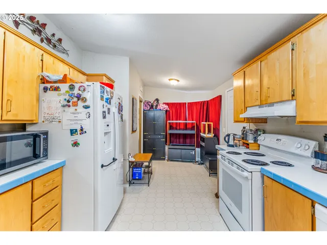 $375,000 | 620 North Bay Street, Waldport, OR 97394