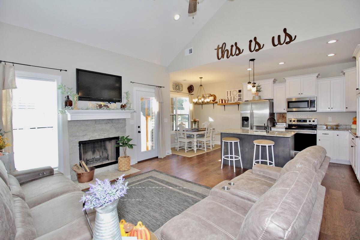 1044 Luton Way White House, TN 37188 - Photo 7 of 26 a living room with furniture a fireplace and television