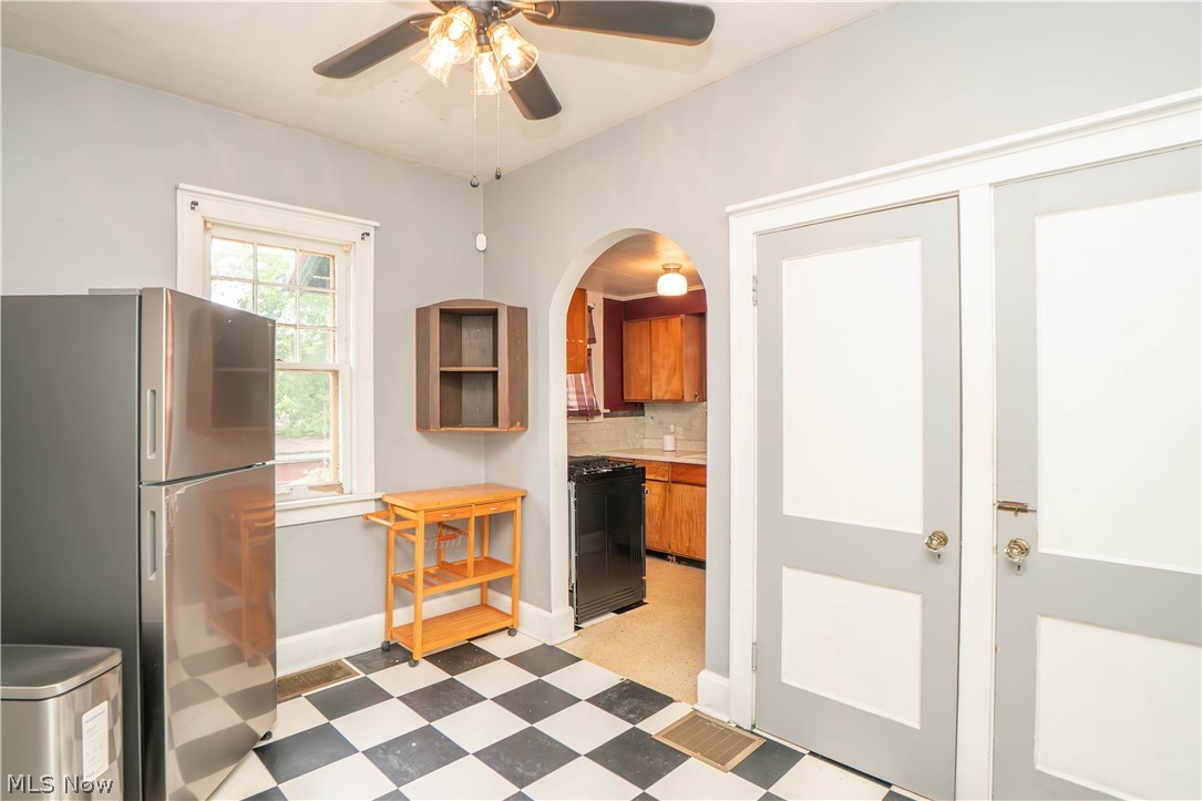 1131 Broad Avenue Northwest Canton, OH 44708 - Photo 9 of 25 Morning Room
