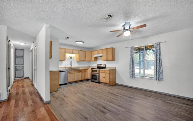 $1,800 | 604 Fegan Street, Weatherford, TX 76086