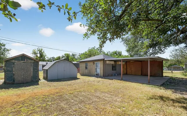 $1,800 | 604 Fegan Street, Weatherford, TX 76086