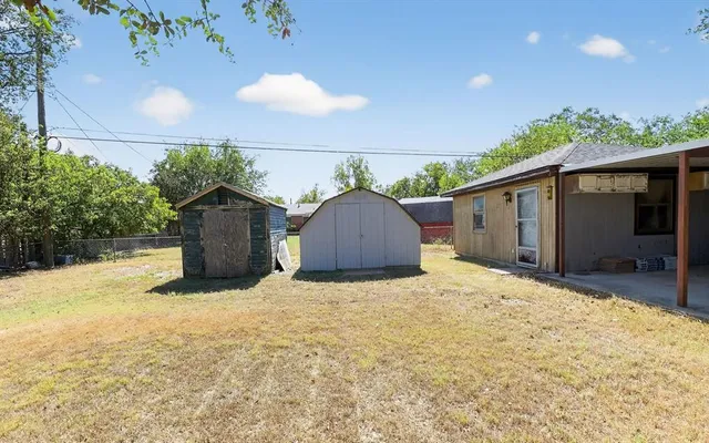 $1,800 | 604 Fegan Street, Weatherford, TX 76086