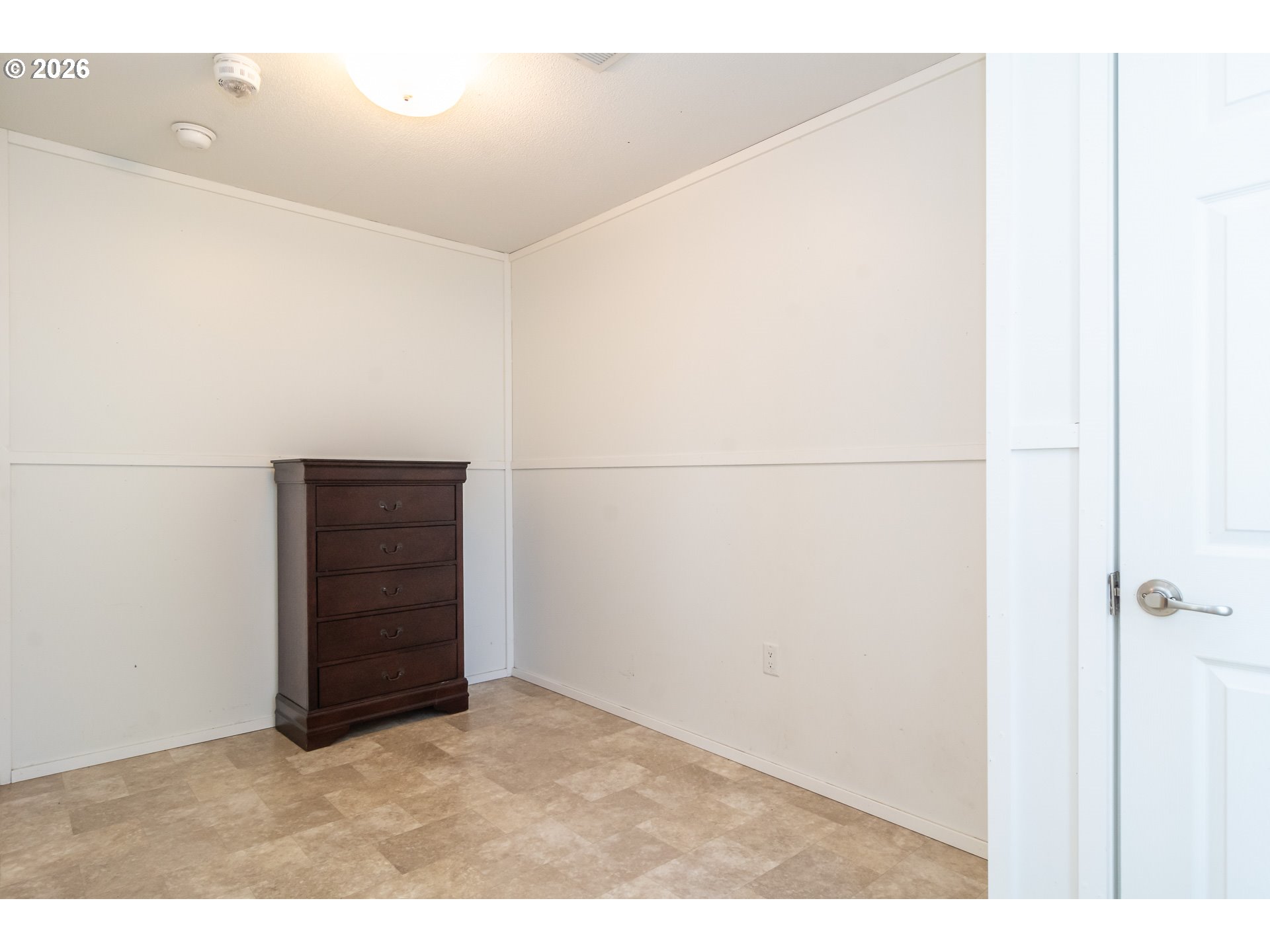 5000 Northeast Stephens Street, Unit 40 Roseburg, OR 97470 - Photo 9 of 27 a view of an empty room