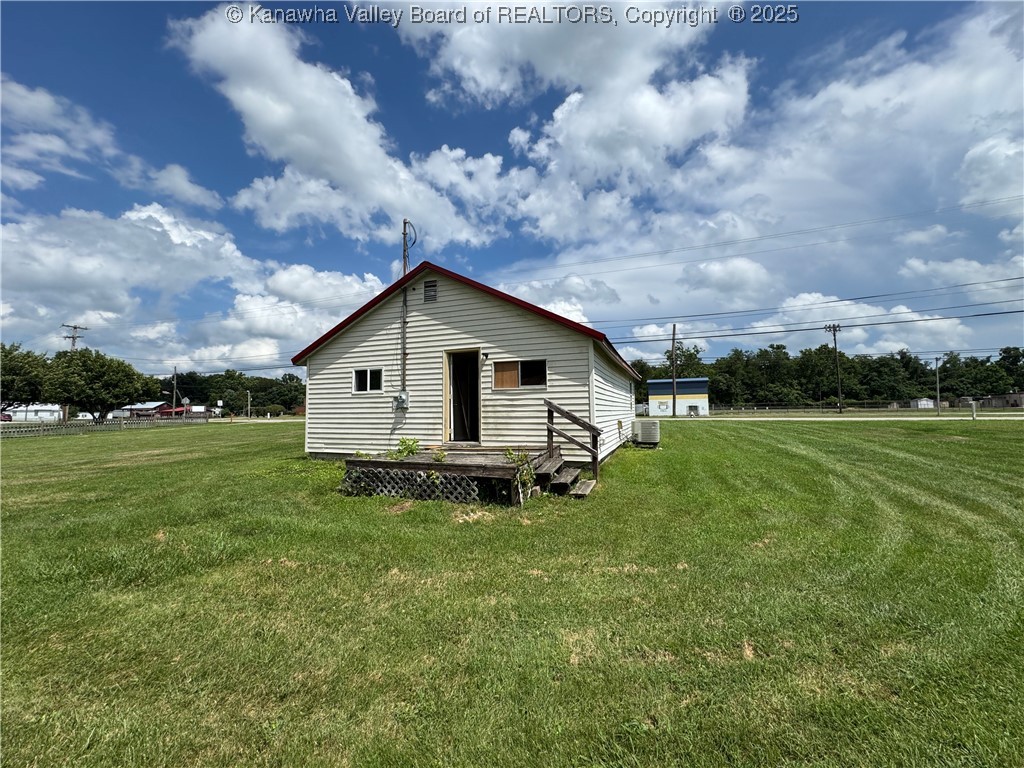 19441 Buffalo Road Buffalo, WV 25033 - Photo 22 of 23 Nice yard