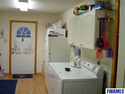 7503 Hosler Road Leo, IN 46765 - Photo 8 of 11 Gallery Image 8