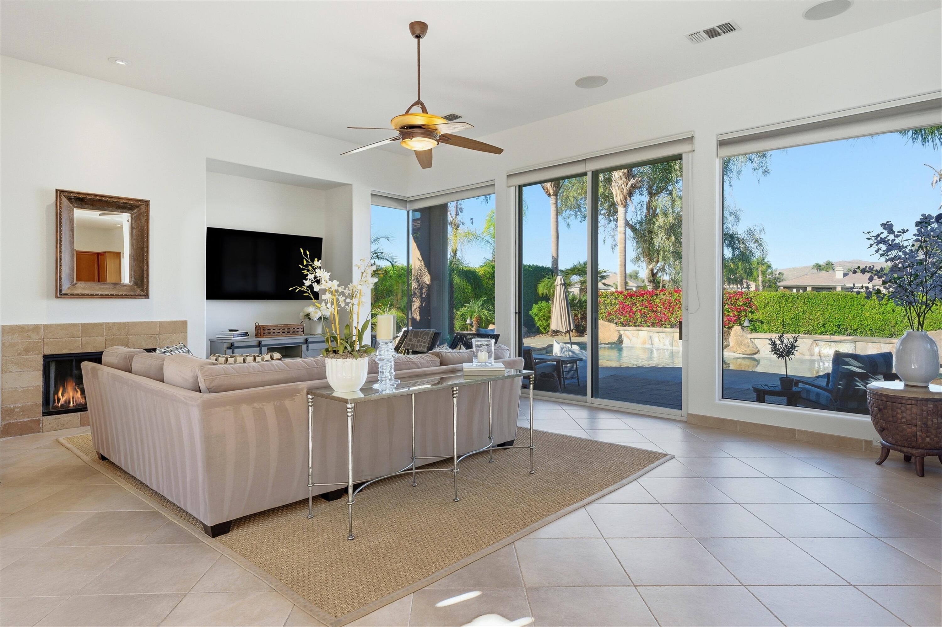 261 Loch Lomond Road Rancho Mirage, CA 92270 - Photo 13 of 67 28-Photo-28