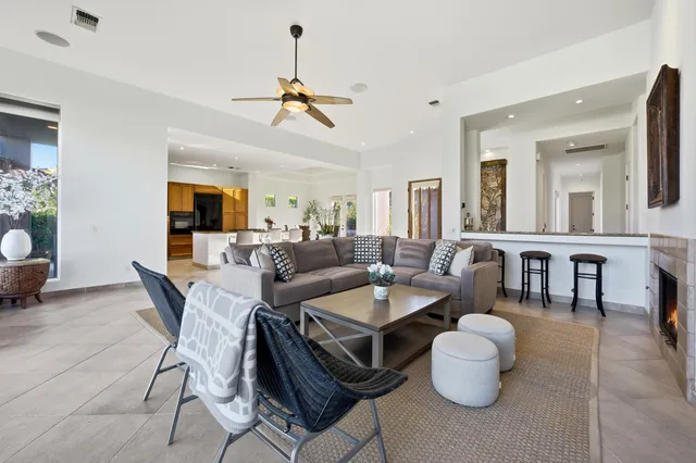 $1,299,000 | 261 Loch Lomond Road, Rancho Mirage, CA 92270