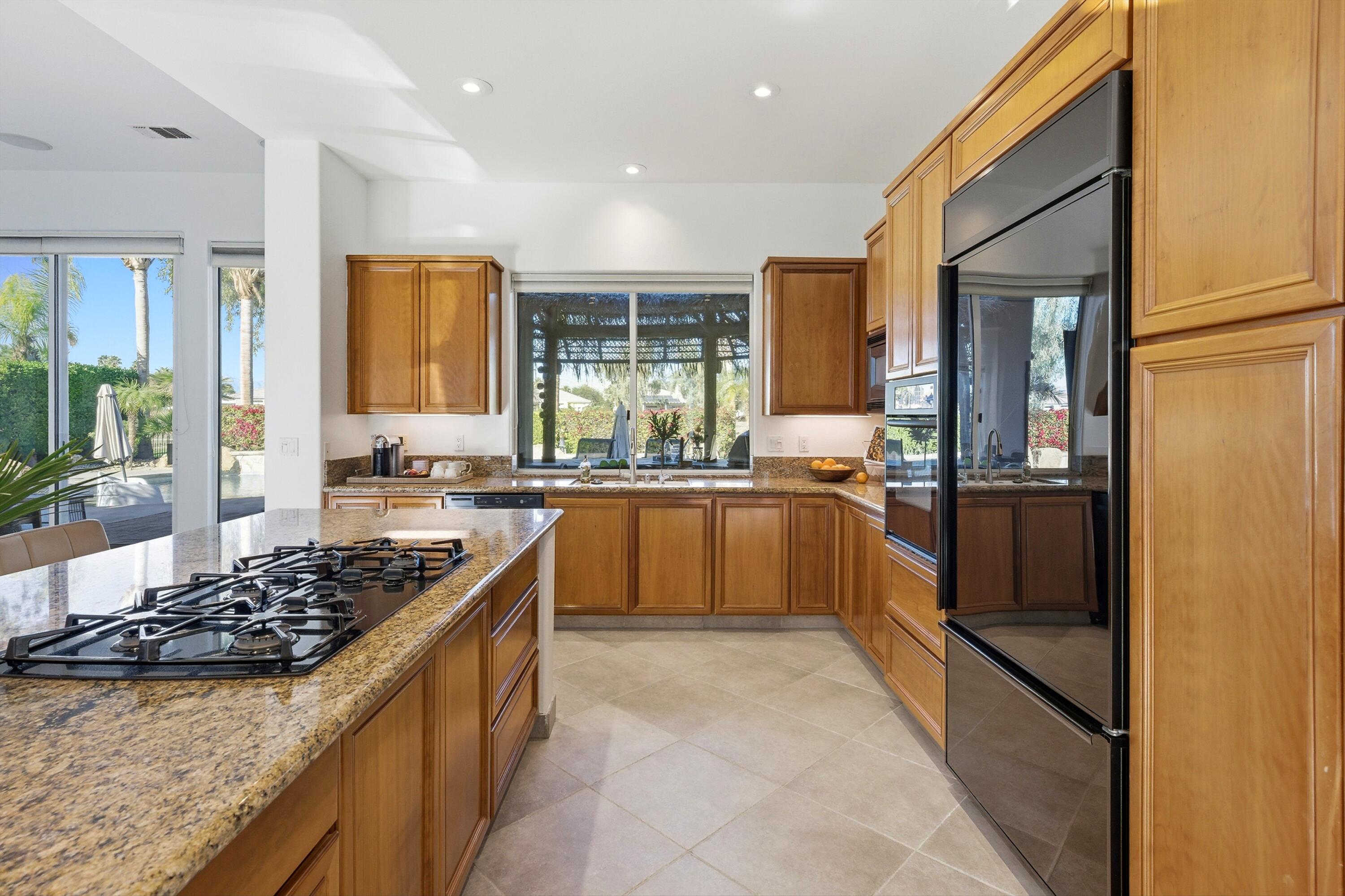 261 Loch Lomond Road Rancho Mirage, CA 92270 - Photo 18 of 67 33-Photo-33