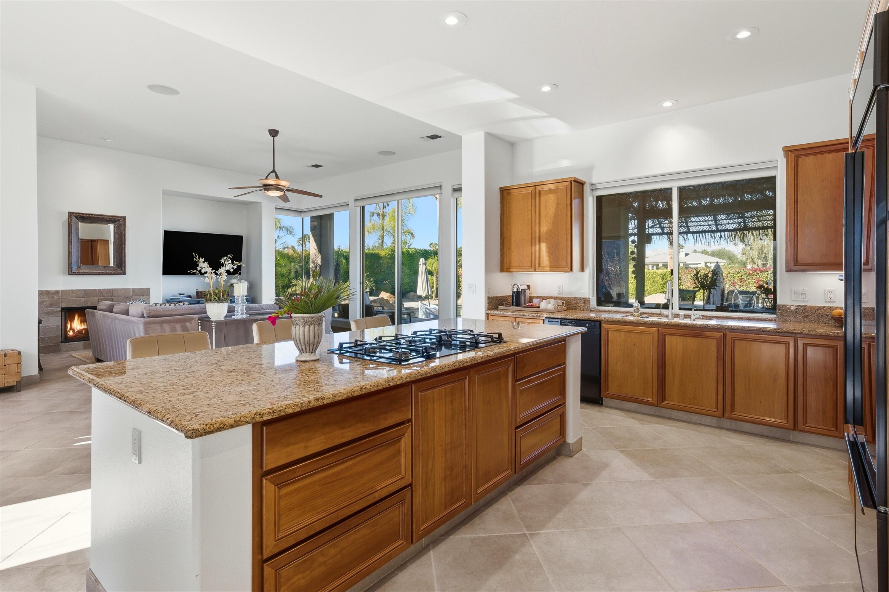 261 Loch Lomond Road Rancho Mirage, CA 92270 - Photo 19 of 67 34-Photo-34