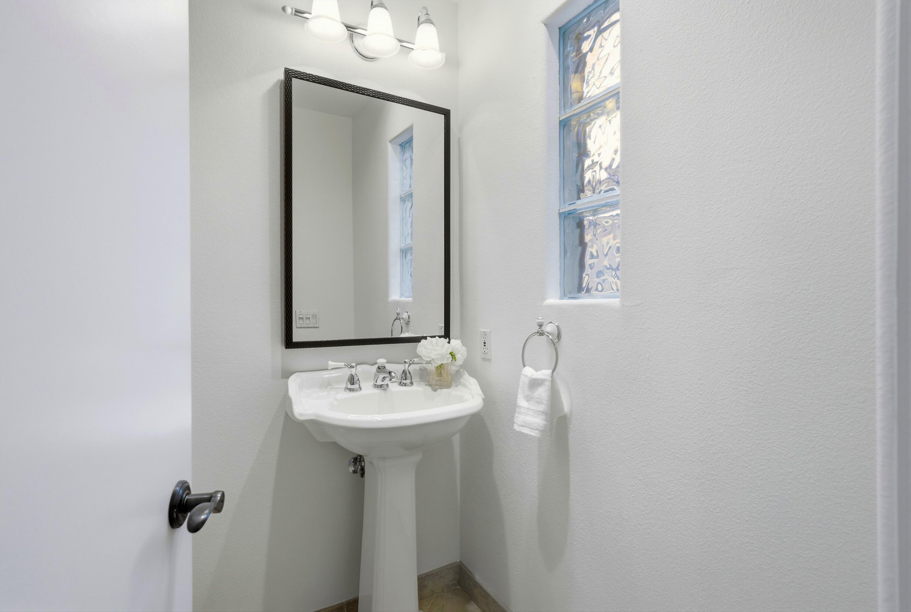 261 Loch Lomond Road Rancho Mirage, CA 92270 - Photo 23 of 67 38-Photo-38