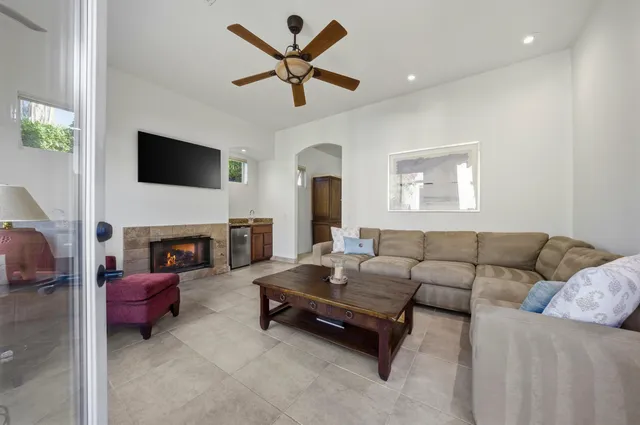 $1,299,000 | 261 Loch Lomond Road, Rancho Mirage, CA 92270