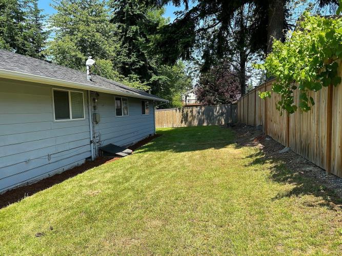 215 North Cabot Road Everett, WA 98203 - Photo 8 of 13