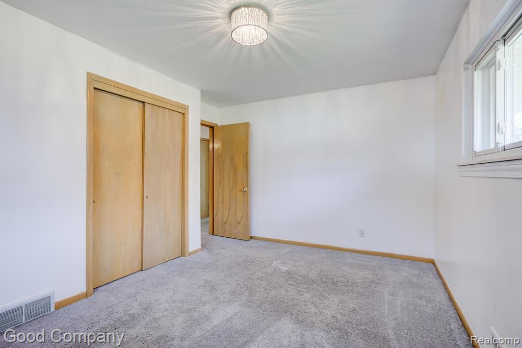 28356 Ridgebrook Road Farmington Hills, MI 48334 - Photo 22 of 44