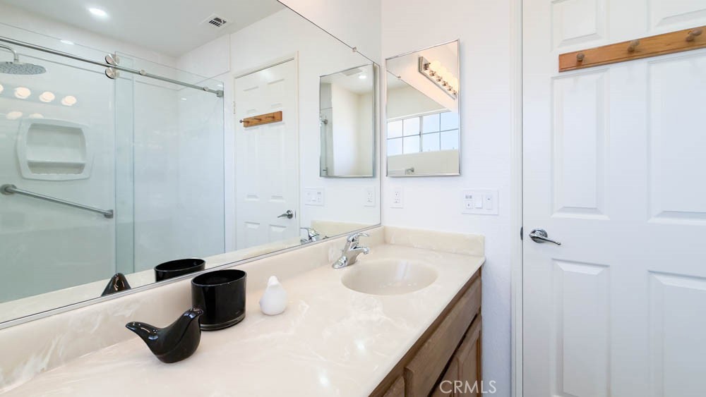 11102 Liverpool Lane Riverside, CA 92503 - Photo 36 of 58 Bathroom 1
