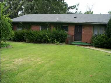 138 Edgewood Road Radcliff, KY 40160 - Photo 1 of 10 Primary Photo