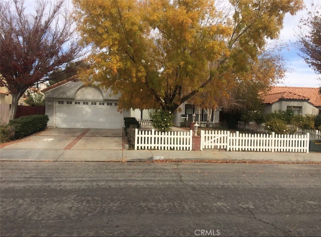 1559 Kings Road Palmdale, CA 93551 - Photo 1 of 1 Front view