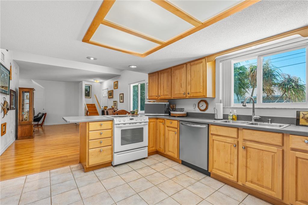1818 South Riverside Drive Edgewater, FL 32141 - Photo 18 of 46