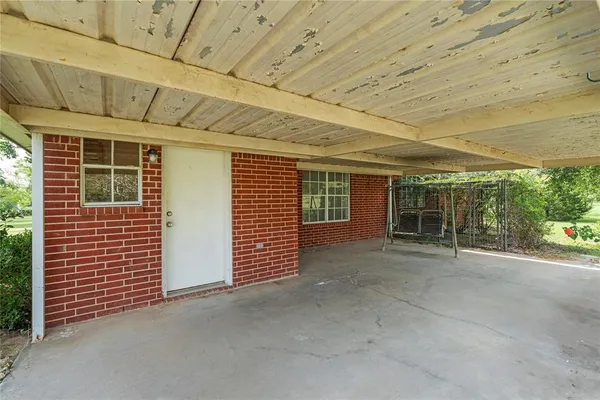a view of a garage
