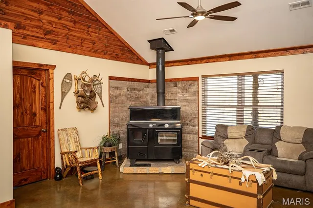 $564,900 | 4710 Pike 451, Curryville, MO 63339