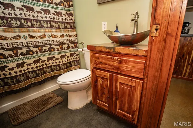 $564,900 | 4710 Pike 451, Curryville, MO 63339