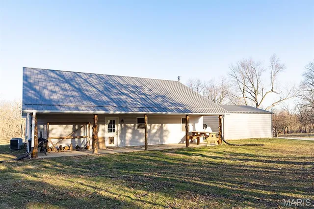 $564,900 | 4710 Pike 451, Curryville, MO 63339