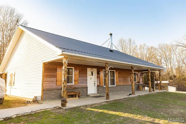 $564,900 | 4710 Pike 451, Curryville, MO 63339