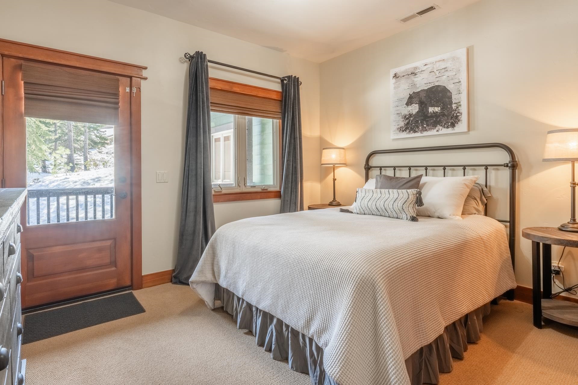 125 Davison Road, Unit 1 Mammoth Lakes, CA 93546 - Photo 39 of 46 a bedroom with a bed and a window