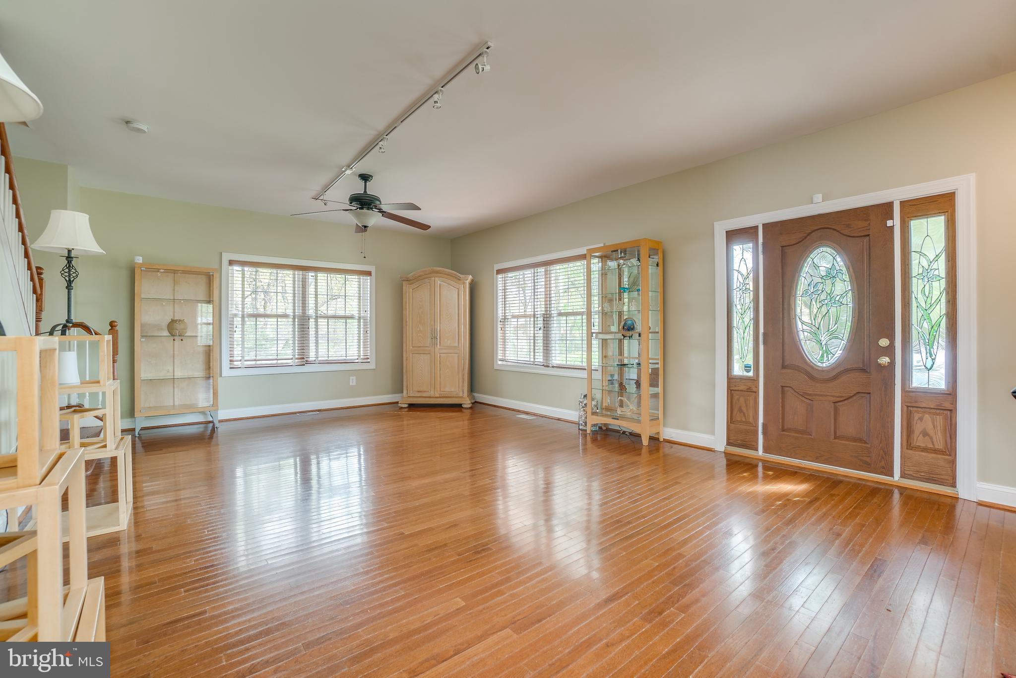 3611 Red Rose Farm Road Baltimore, MD 21220 - Photo 13 of 37 Large living area