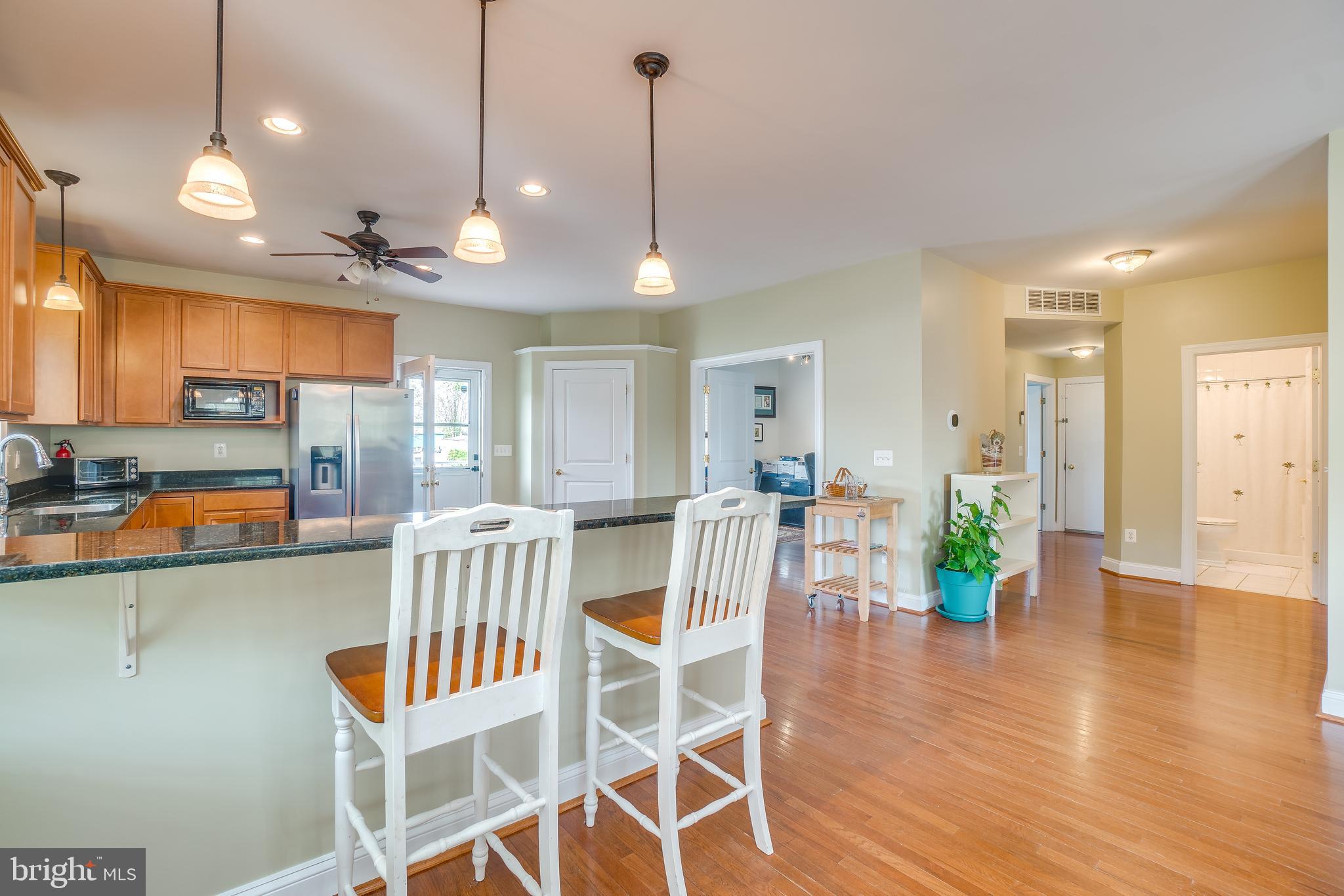 3611 Red Rose Farm Road Baltimore, MD 21220 - Photo 5 of 37 breakfast bar