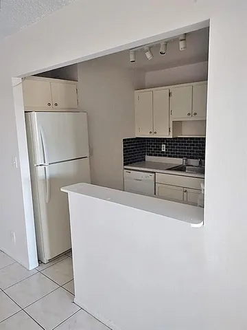 $1,475 | 2017 Northwest 46th Avenue, Unit 409A, Lauderhill, FL 33313