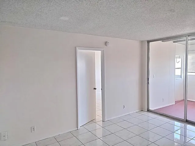 $1,475 | 2017 Northwest 46th Avenue, Unit 409A, Lauderhill, FL 33313