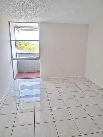 $1,475 | 2017 Northwest 46th Avenue, Unit 409A, Lauderhill, FL 33313