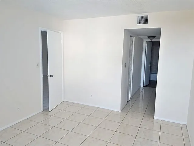 $1,475 | 2017 Northwest 46th Avenue, Unit 409A, Lauderhill, FL 33313