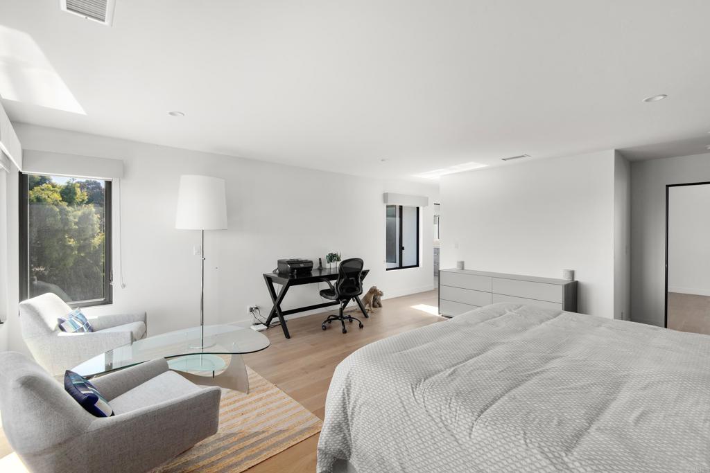 2807 Caminito Turnberry La Jolla, CA 92037 - Photo 35 of 50