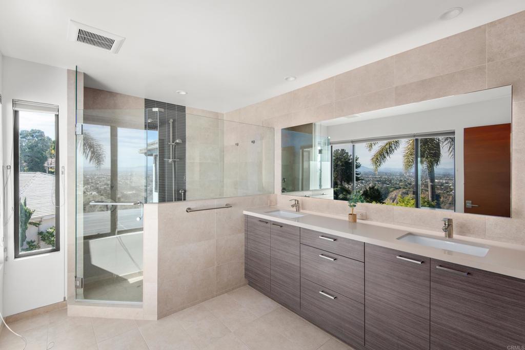 2807 Caminito Turnberry La Jolla, CA 92037 - Photo 37 of 50